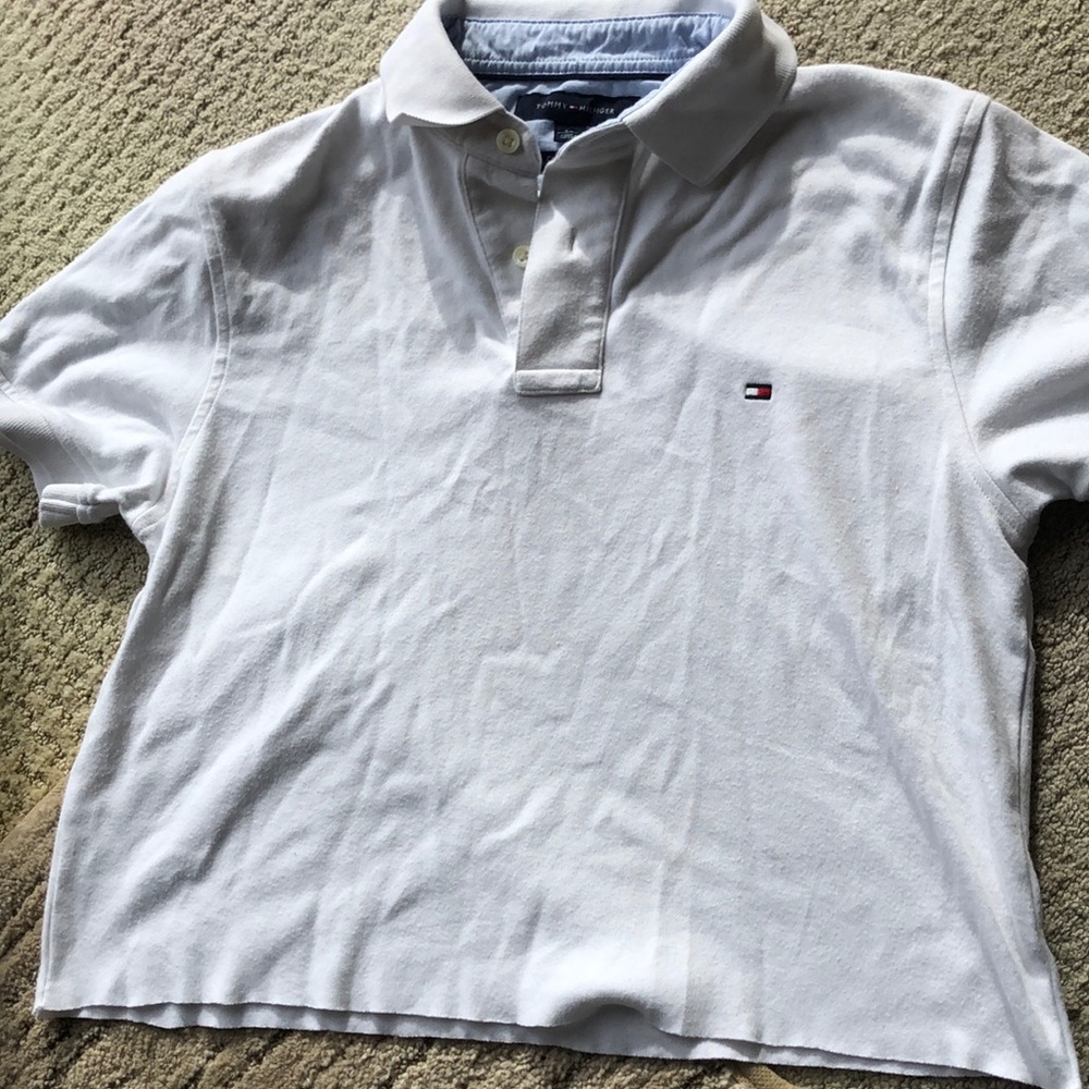 Cropped white tommy hilfiger tee